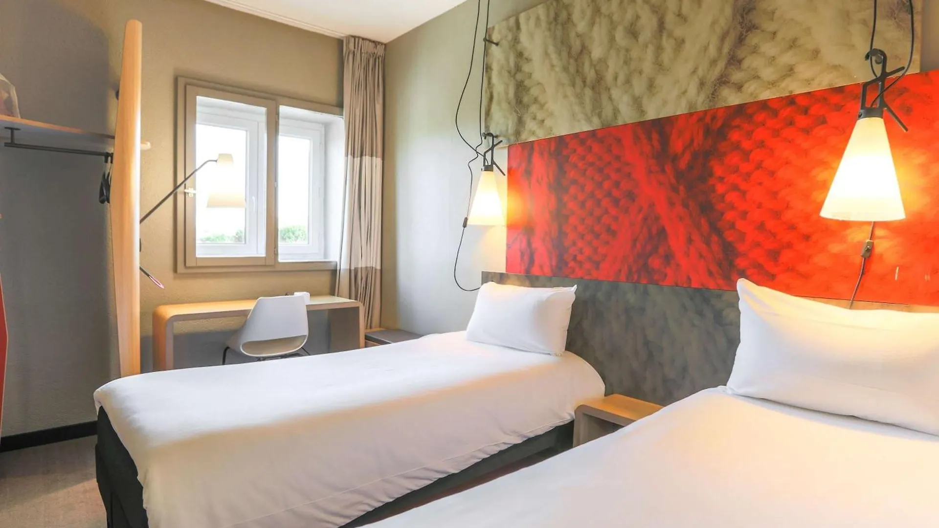 Hotel Ibis Saint Étienne - La Terrasse  Saint-Priest-en-Jarez