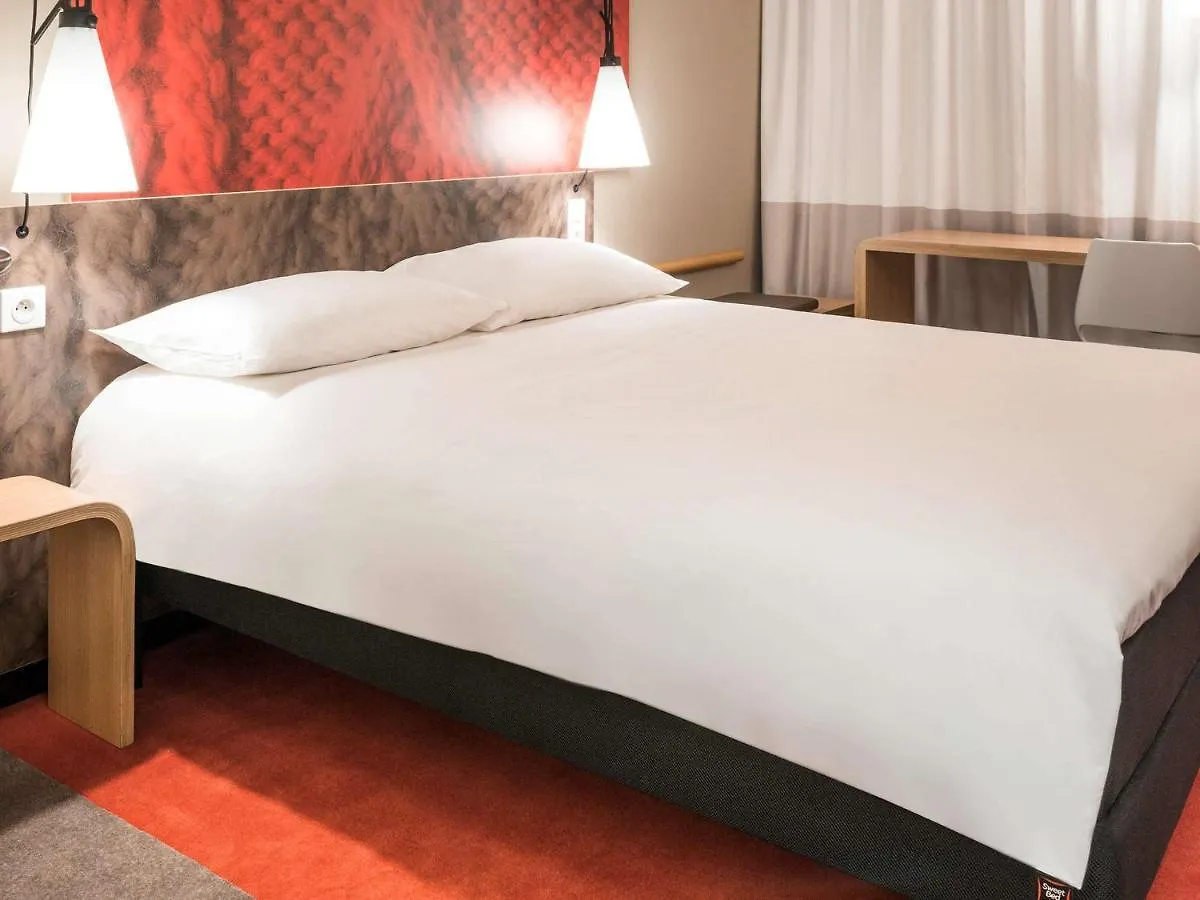 Hotel Ibis Saint Étienne - La Terrasse  Saint-Priest-en-Jarez